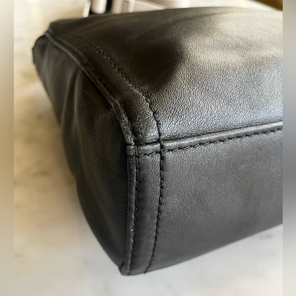 Lo&Sons Pearl Black Nappa Leather Crossbody Organizer, gold, replacement strap - Picture 8 of 15